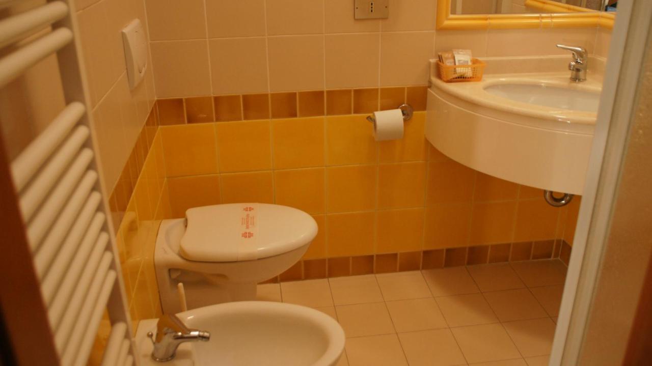 Hotel Verudella Rimini Esterno foto
