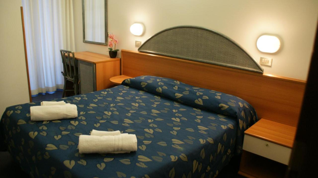Hotel Verudella Rimini Esterno foto