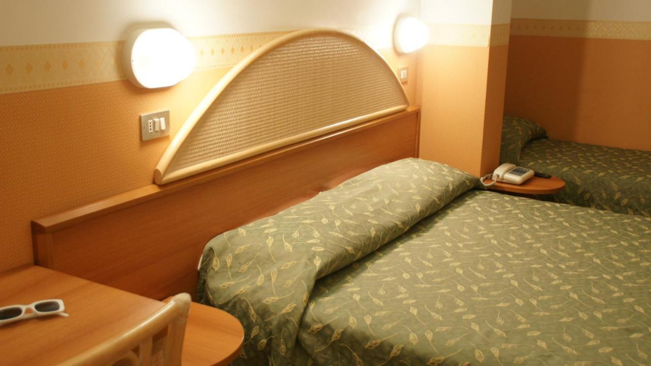 Hotel Verudella Rimini Esterno foto