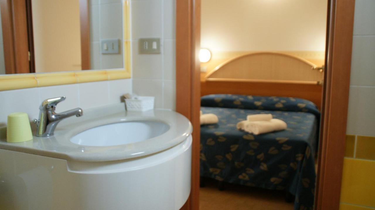 Hotel Verudella Rimini Esterno foto