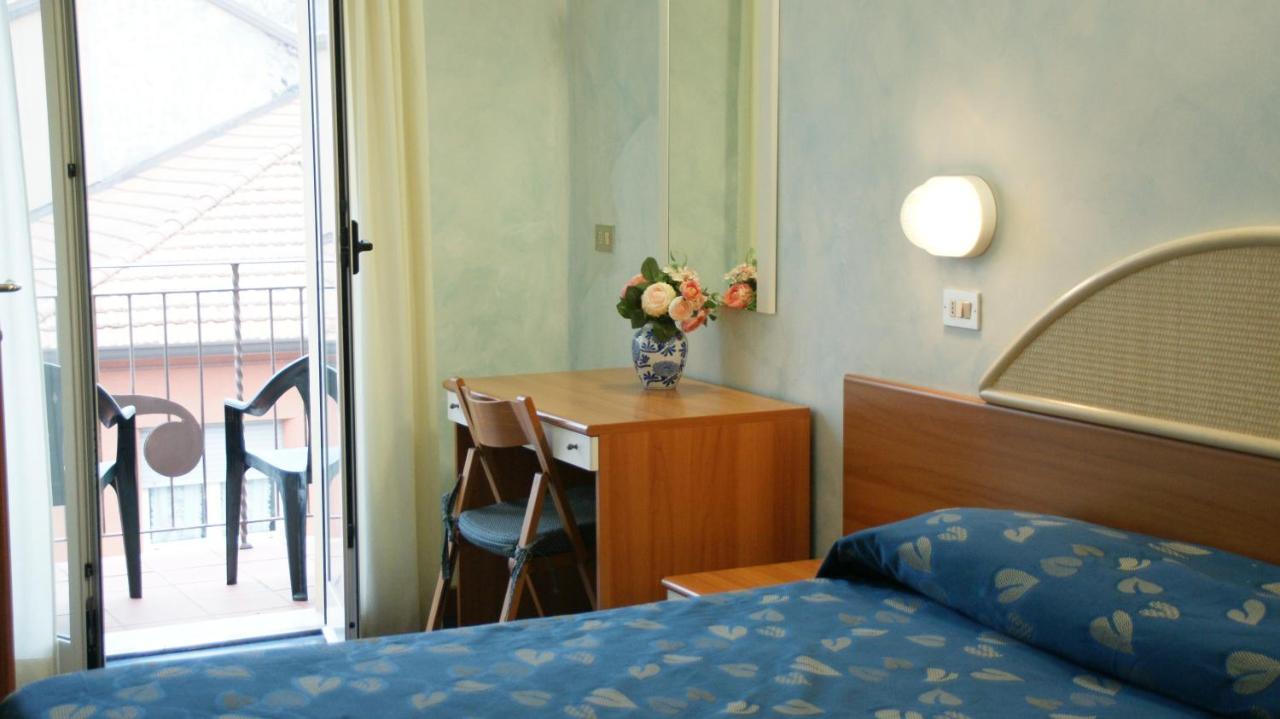 Hotel Verudella Rimini Esterno foto