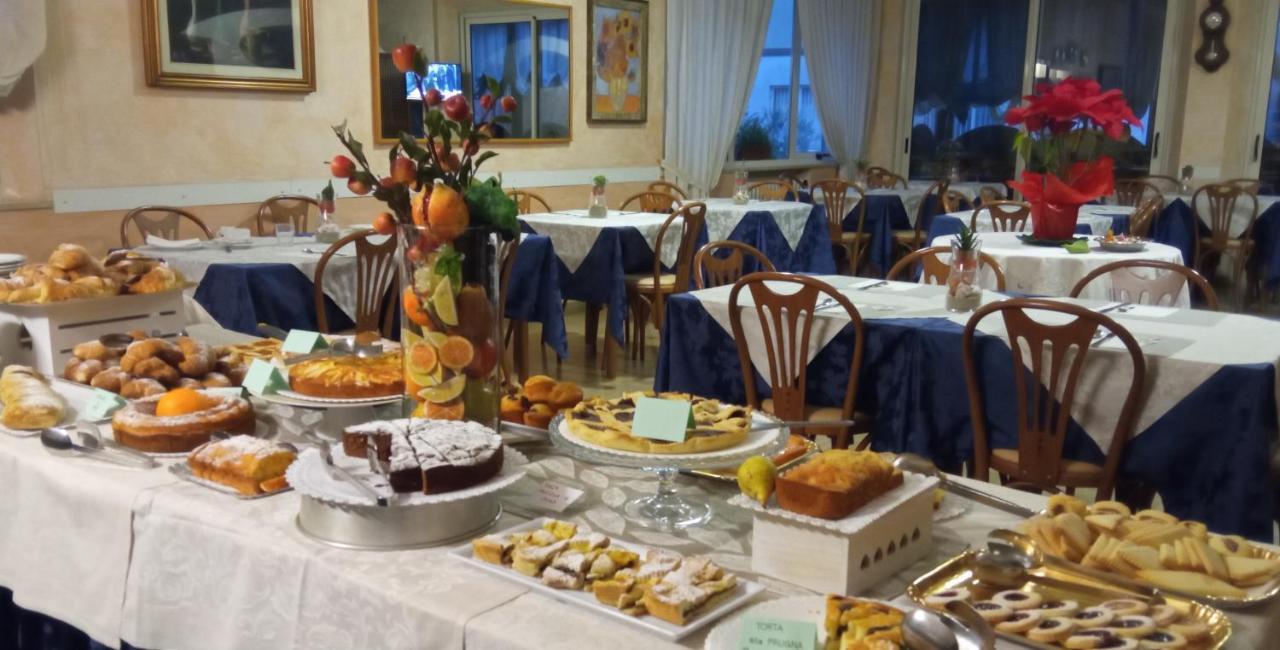 Hotel Verudella Rimini Esterno foto