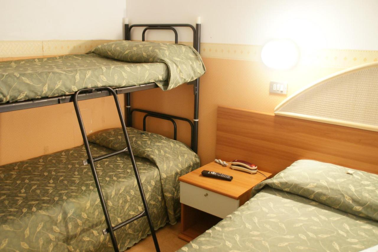 Hotel Verudella Rimini Esterno foto